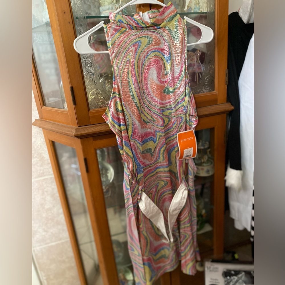 Woman’s size Large sizzling 60’s costume NWT